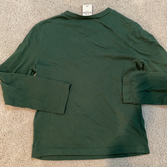 Abercrombie kids- Green long sleeve T-shirt. Size xxs - Picture 4 of 4